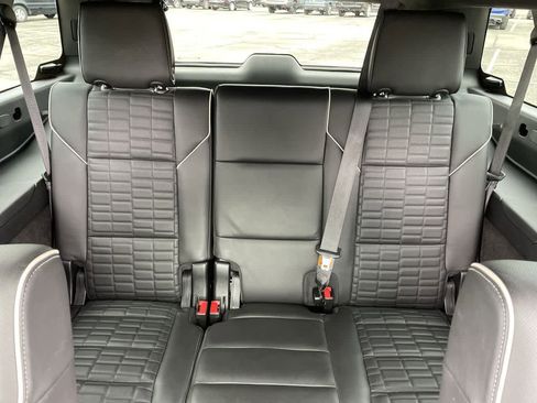 Used 2024 Cadillac Escalade ESV Sport Platinum w/ LPO, ONYX Package AWD/4WD image 19