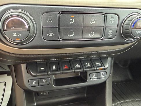 Used 2019 GMC Canyon Denali AWD/4WD image 17