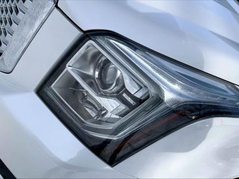 Used 2017 GMC Yukon Denali image 7