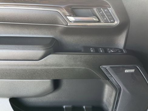 Used 2023 GMC Sierra 1500 SLT w/ SLT Premium Plus Package image 23