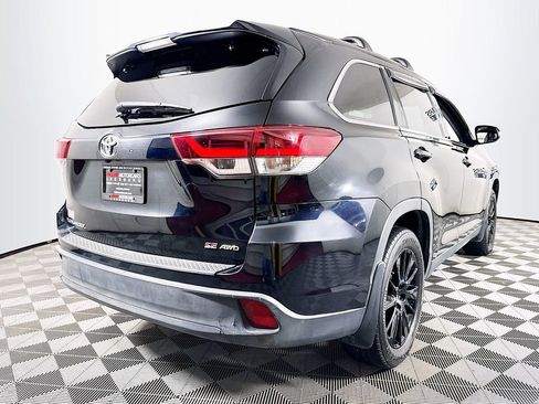 Used 2019 Toyota Highlander SE image 7