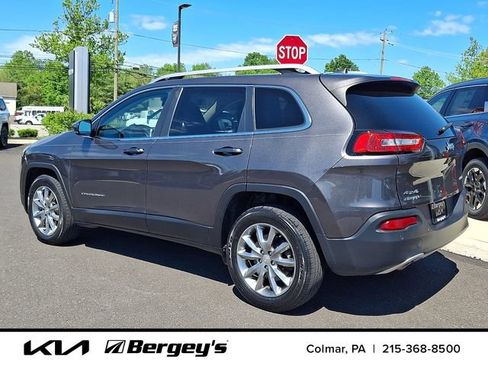 Used 2018 Jeep Cherokee Limited AWD/4WD image 8