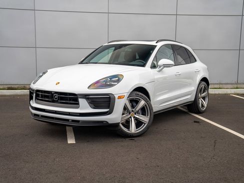 New 2026 Porsche Macan image 1