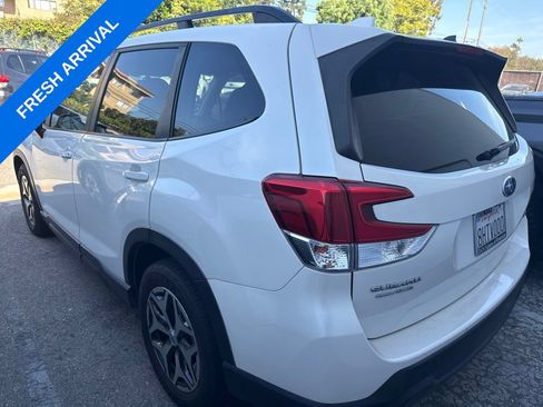 Used 2019 Subaru Forester Premium AWD/4WD image 2