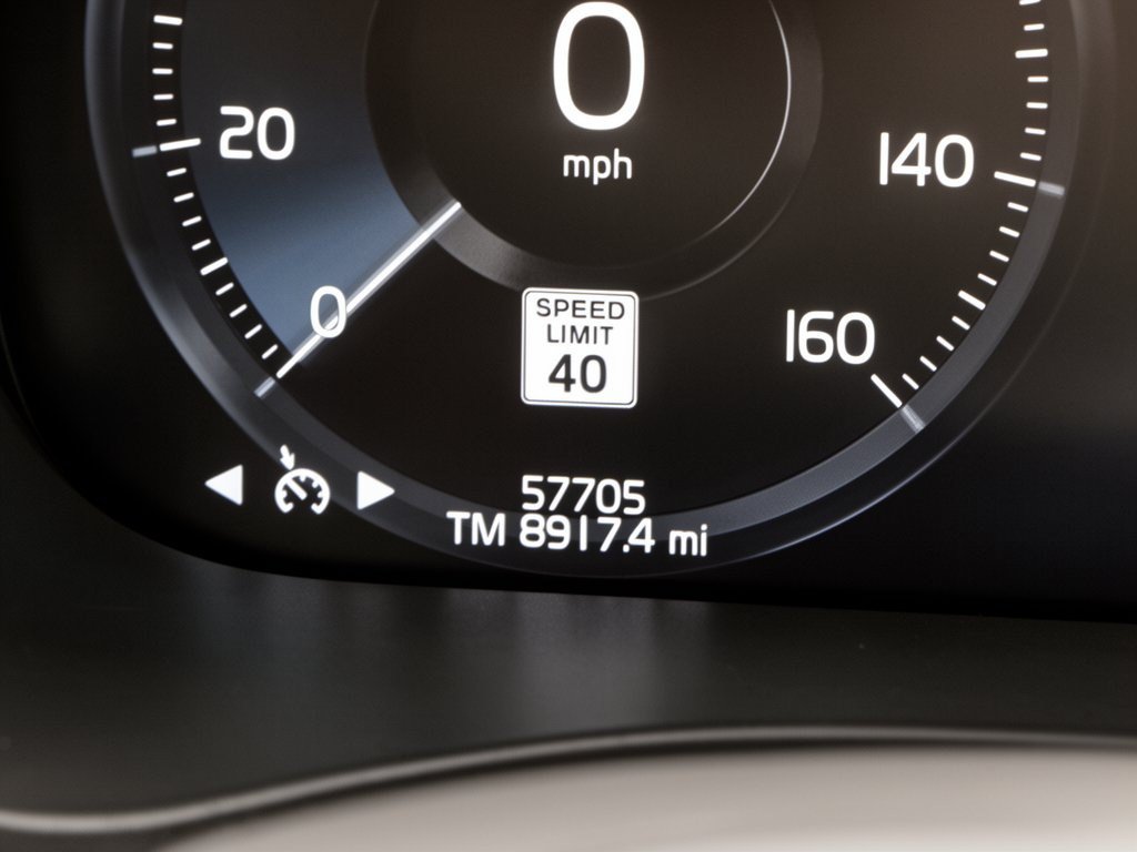 Used 2021 Volvo XC60 T5 Momentum w/ Premium Package AWD/4WD image 26