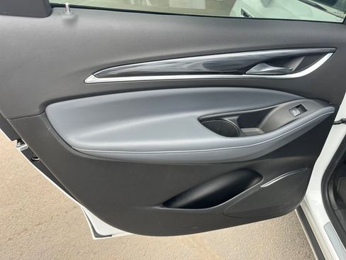 Used 2024 Buick Enclave Premium image 21