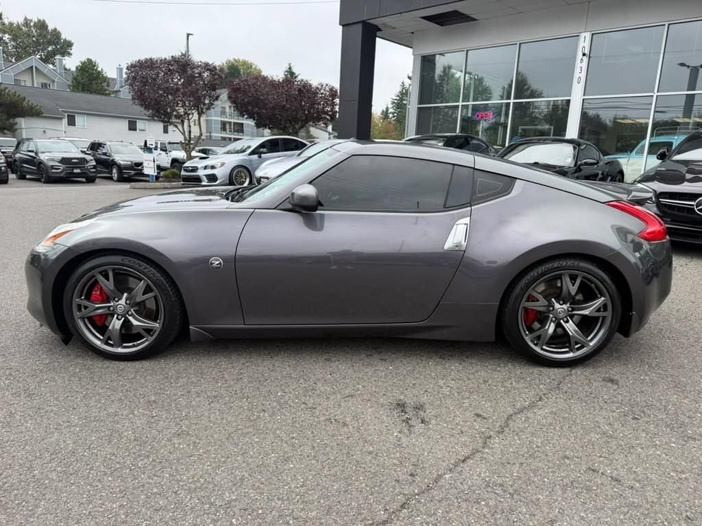 Used 2010 Nissan 370Z Touring w/ Sport Pkg RWD image 1