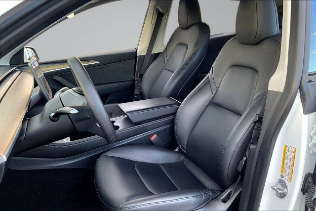 Used 2023 Tesla Model Y Long Range AWD/4WD image 19