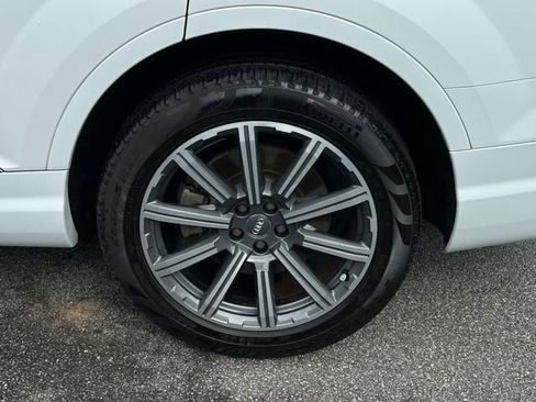 Used 2019 Audi Q7 3.0T Premium w/ Cold Weather Package AWD/4WD image 11
