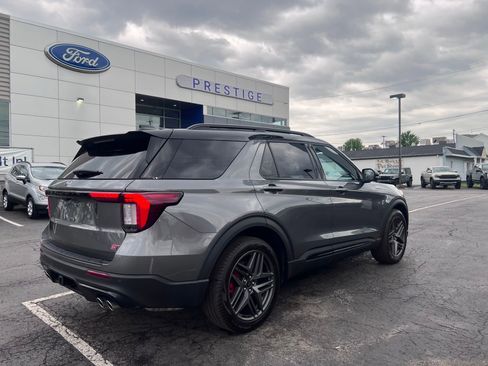 Used 2025 Ford Explorer ST w/ Sun And Sound Package AWD/4WD image 10