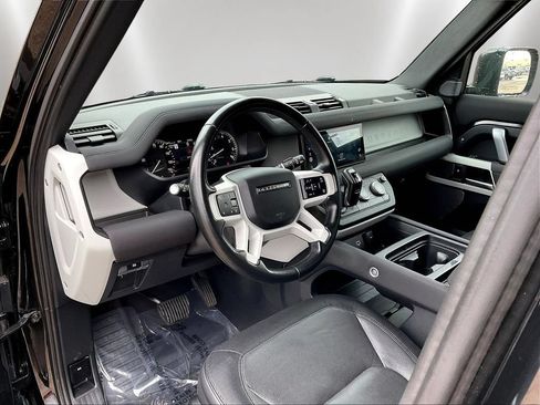 Used 2023 Land Rover Defender 110 X-Dynamic SE AWD/4WD image 17