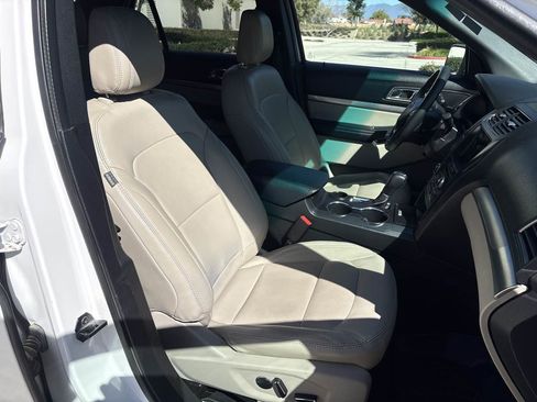 Used 2018 Ford Explorer XLT w/ Equipment Group 202A image 19