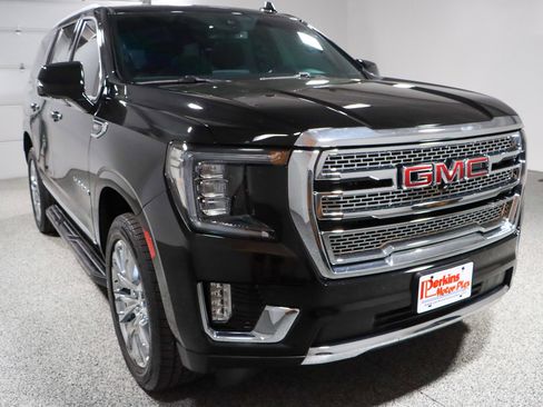 Used 2022 GMC Yukon SLT w/ SLT Premium Package image 5