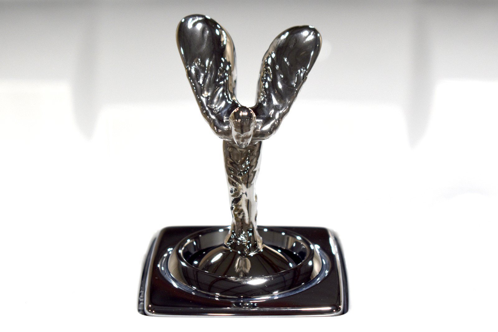 Certified 2023 Rolls-Royce Cullinan AWD/4WD image 10