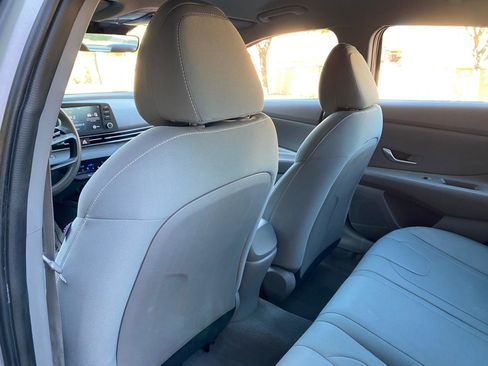 Used 2021 Hyundai Elantra SEL FWD image 40