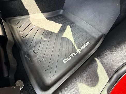 Used 2023 Mitsubishi Outlander SEL AWD/4WD image 30