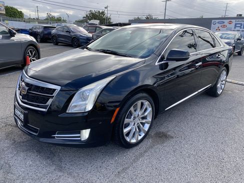 Used 2017 Cadillac XTS Luxury FWD image 2