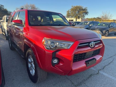 Used 2022 Toyota 4Runner SR5 Premium image 3