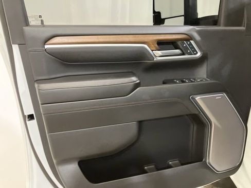 Used 2024 Chevrolet Silverado 3500 High Country w/ High Country Premium Package image 9