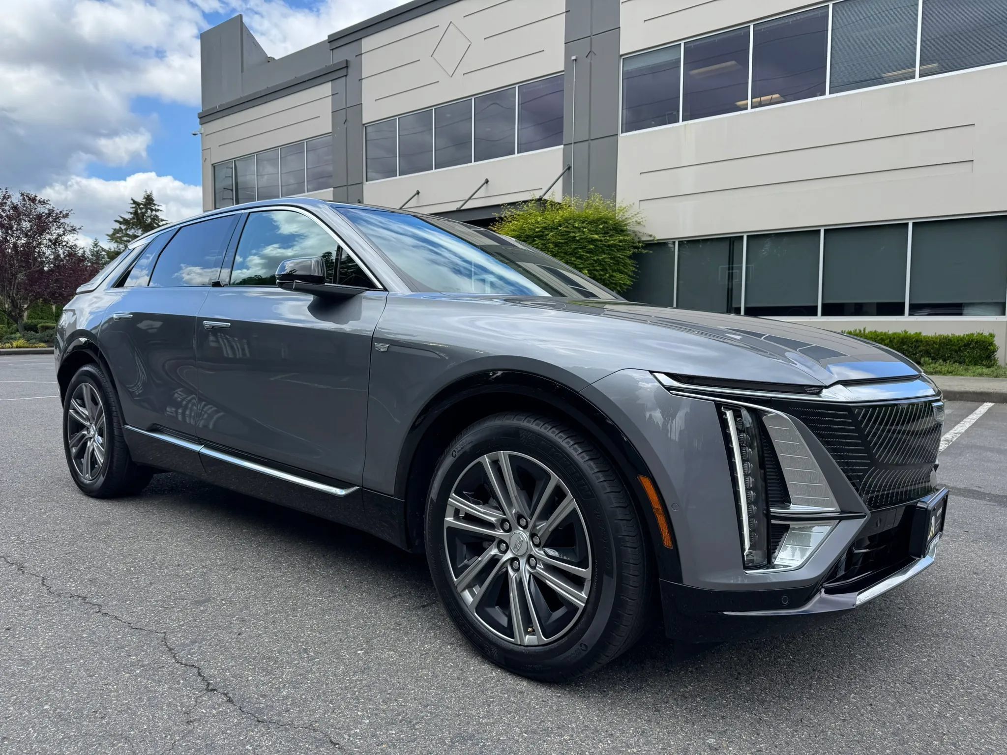 Used 2023 Cadillac Lyriq AWD image 1