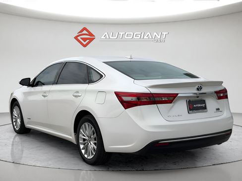 Used 2018 Toyota Avalon Limited w/ Carpet Mat Package FWD image 4