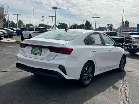 Used 2023 Kia Forte LXS w/ LXS Technology Package image 6