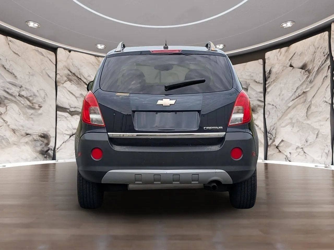 Used 2015 Chevrolet Captiva Sport LS FWD image 9