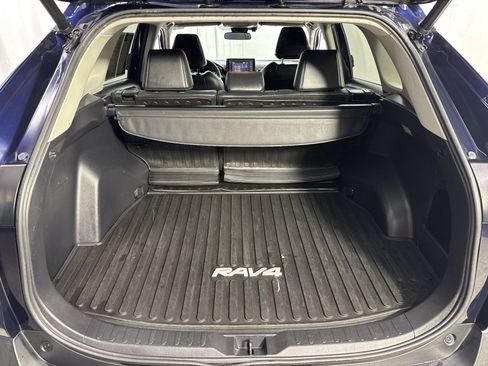 Used 2021 Toyota RAV4 XLE Premium AWD/4WD image 38