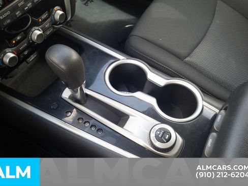 Used 2020 Nissan Pathfinder S image 10