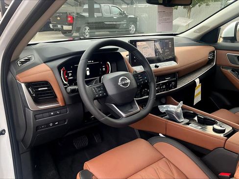 New 2026 Nissan Rogue Platinum image 10