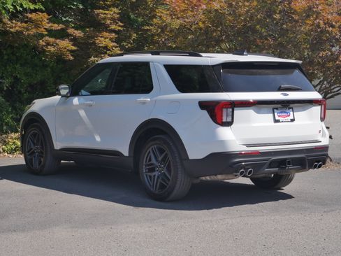 Certified 2025 Ford Explorer ST AWD/4WD image 21