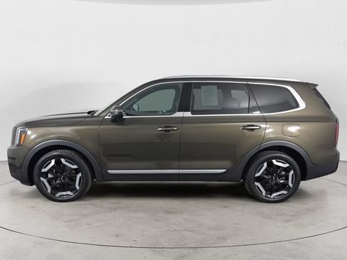 Used 2024 Kia Telluride EX w/ EX Captain's Chair Package AWD/4WD image 2