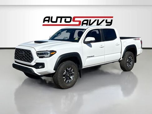 Used 2023 Toyota Tacoma TRD Off-Road w/ Advanced Technology Package AWD/4WD image 3