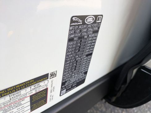 New 2026 Land Rover Range Rover Long Wheelbase SE image 30