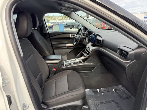 Used 2022 Ford Explorer XLT image 20