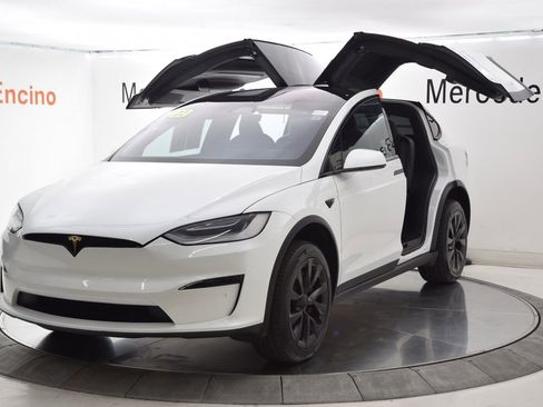 Used 2022 Tesla Model X image 21