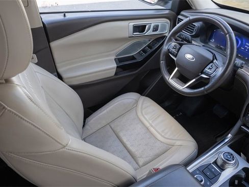 Used 2021 Ford Explorer Platinum w/ Equipment Group 601A image 24