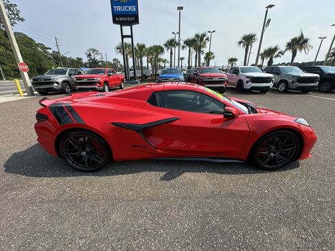 Used 2025 Chevrolet Corvette Z06 RWD image 17