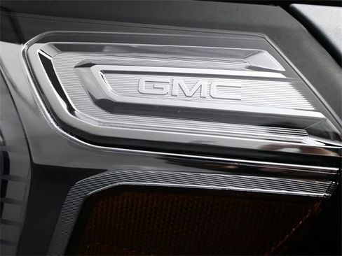 Used 2023 GMC Terrain Denali image 9