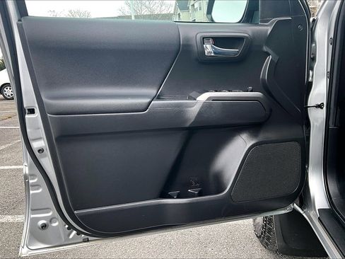 Used 2023 Toyota Tacoma TRD Off-Road image 20