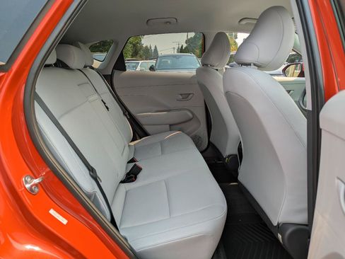 Used 2025 Hyundai Kona SEL AWD/4WD image 28