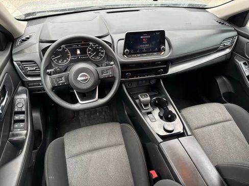 Used 2024 Nissan Rogue SV image 7