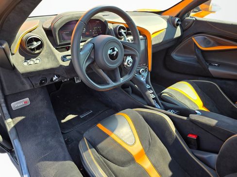 Used 2022 McLaren 720S Performance RWD image 31