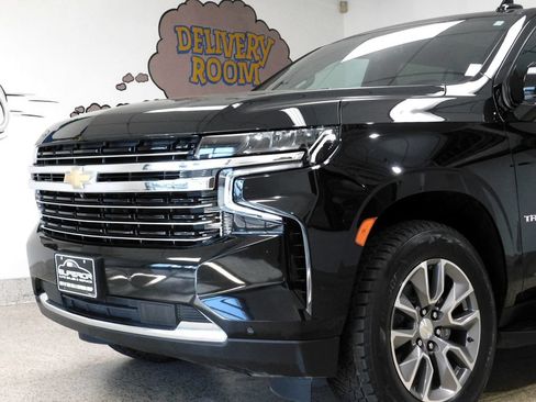 Used 2023 Chevrolet Tahoe LT w/ Luxury Package AWD/4WD image 17