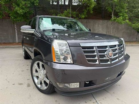 Used 2011 Cadillac Escalade ESV Premium AWD/4WD image 1