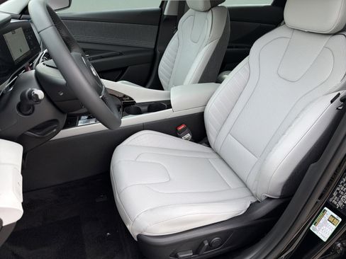 New 2026 Hyundai Elantra Limited FWD image 24
