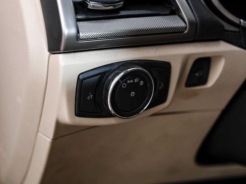 Used 2014 Ford Fusion SE FWD image 29
