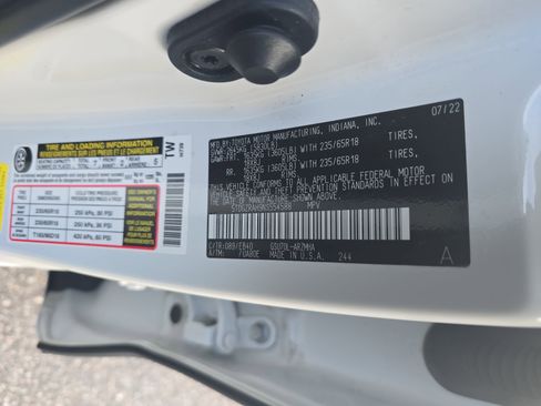 Used 2022 Toyota Highlander XLE image 35