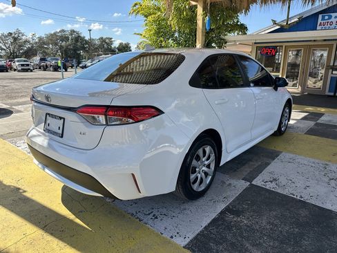 Used 2020 Toyota Corolla LE FWD image 5