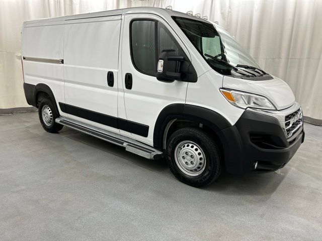 Used 2025 RAM ProMaster 2500 w/ U-Haul Equipment Group FWD image 1